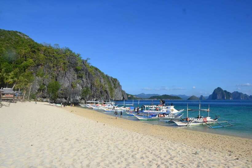 El Nido: Island Hopping Tour A Lagoons and Beaches - Price and value in the real world: what $23 gets you