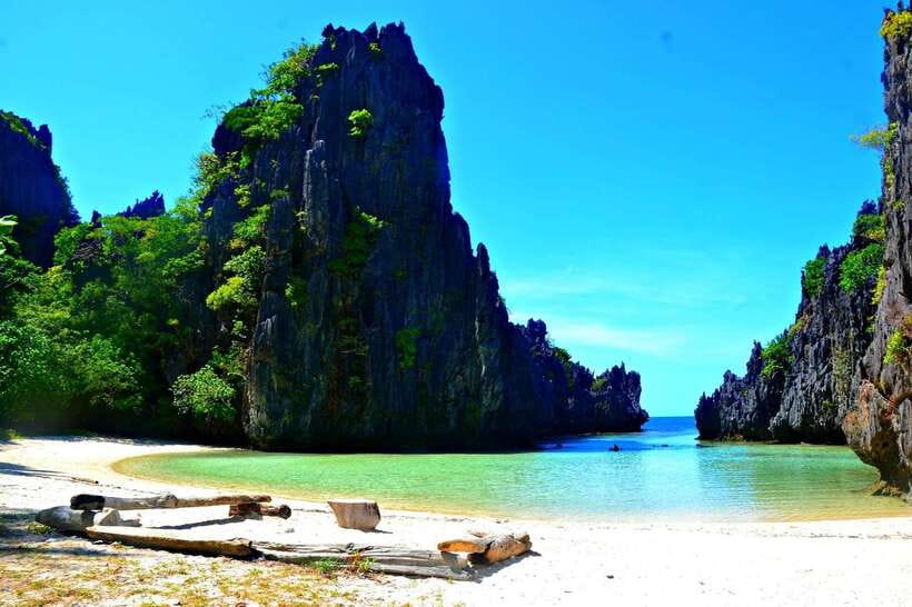 El Nido Island Hopping Tour C: Hidden Beaches & Shrine - Tour C Route at a Glance: Helicopter Island, Matinloc, then hidden coves