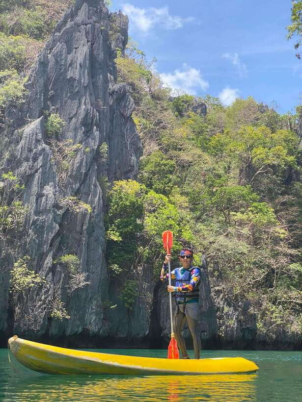 El Nido: Island Hopping Tour C with Lunch EDTF included - El Nido Lagoon and the “tour, then swim” rhythm