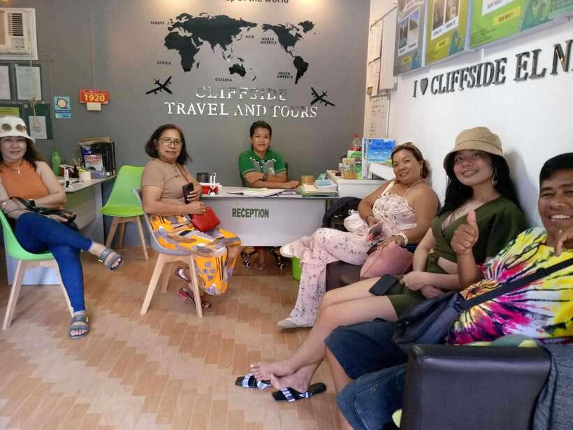 El Nido Island Tour D - Your morning flow: Cliffside meeting and the 9:00 to 10:00 boat
