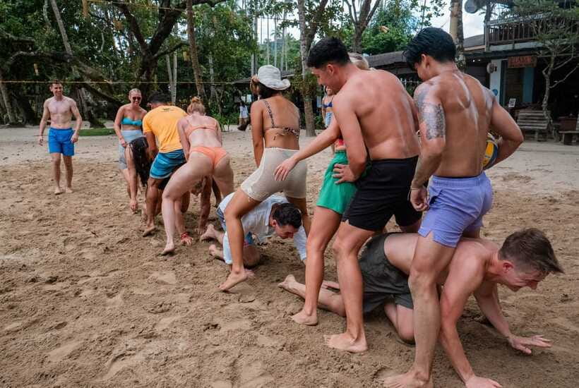 El Nido: Jeepney Adventure Tour with Lunch - Should you book the Jeepney Adventure with Lunch?