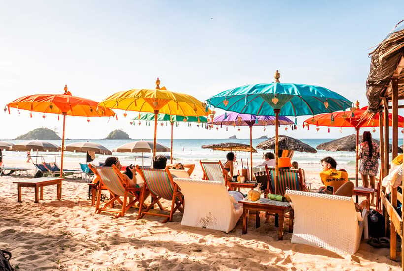 El Nido: Jeepney Adventure Tour with Lunch - Beach club pool access and the Frendz rooftop finale