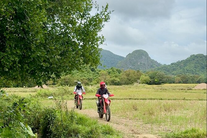 El Nido OFF ROAD Tour (Intermediate) - Stop 6 and 7: Ligad Village Life and Duli Beach Cliffs