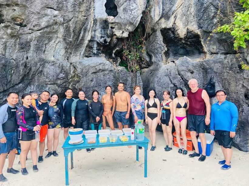 EL NIDO: Private Island Hopping Tour C w/BUFFET LUNCH - Secret Beach: the classic swim-through cove that feels like a plot twist
