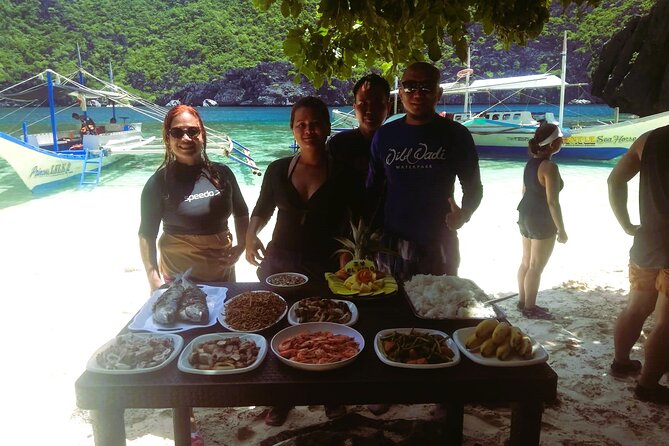 El Nido Tour A - Group w/ Buffet Lunch - Shimizu Island: lunch break, turtles, and how to think about snorkeling