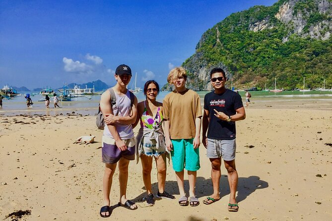 El Nido Tour A - Group w/ Buffet Lunch - Secret Lagoon: cave entry, crowd flow, and the importance of timing