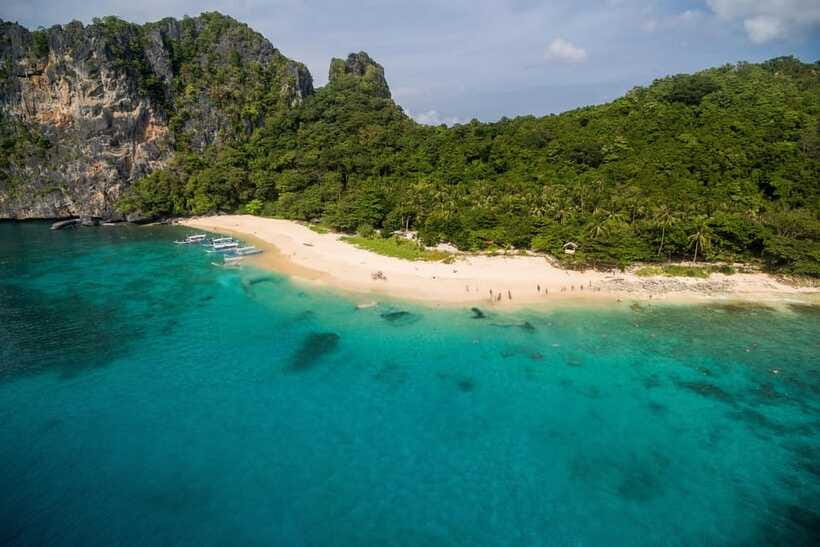 El Nido: Tour C to Hidden Beach, Helicopter Island & More - Picnic-Style Lunch and Snorkeling Time in Clear Water