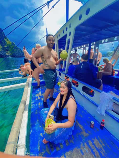 El Nido: Tour C with Matinloc Shrine and white sand beaches - English guide time and skip-the-line value
