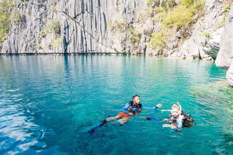 From Coron: Island Hopping Boat Day Trip with Buffet Lunch - Buffet lunch on the beach: what’s included and how to plan for it