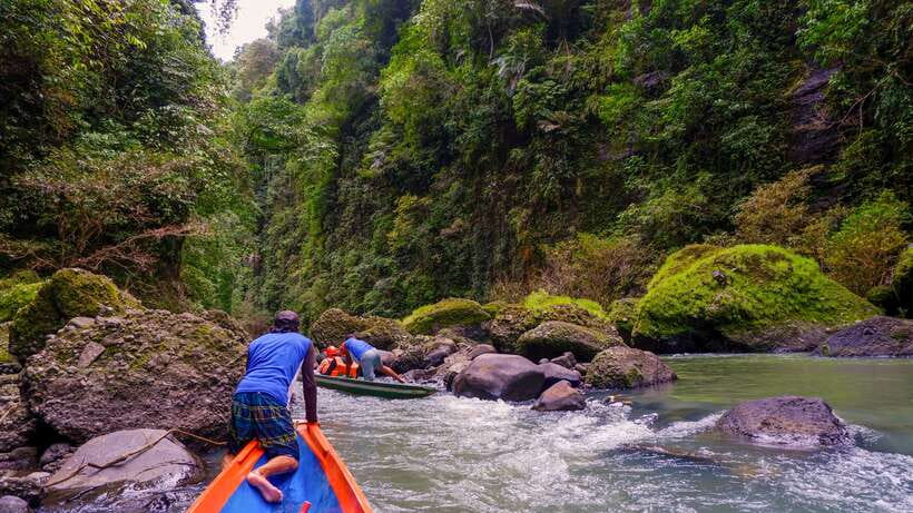 From Manila: Pagsanjan Falls Day Tour - Canoe ride upriver: bangka, rapids, and the boatmen’s work