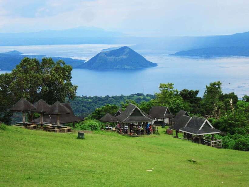 From Manila: Panoramic Tagaytay Ridge Tour - Palace in the Sky, where the lake and volcano steal the show