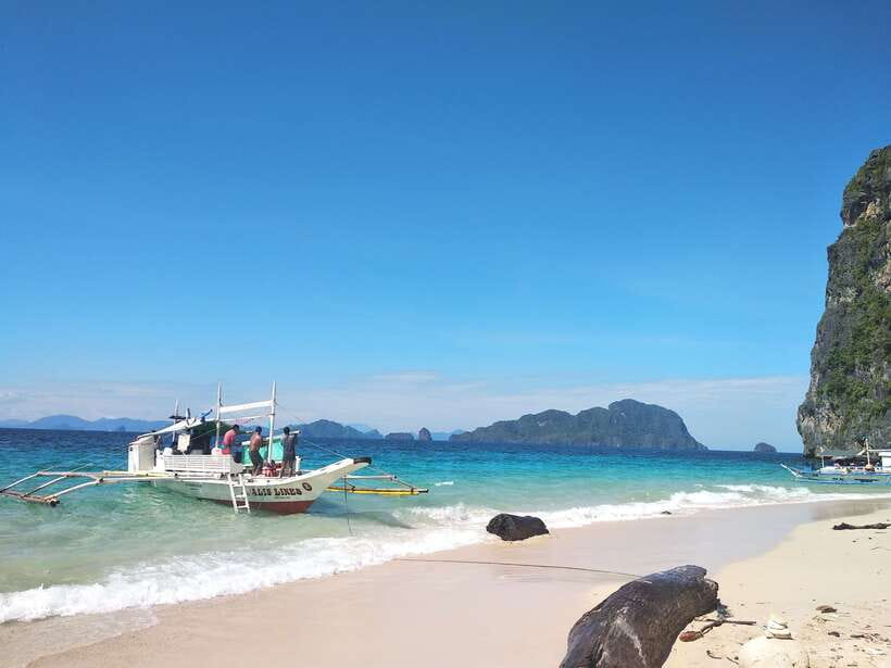 From Puerto Princesa: Day Trip to El Nido and Island Hopping - Crowds, boat logistics, and how to keep the mood on your side