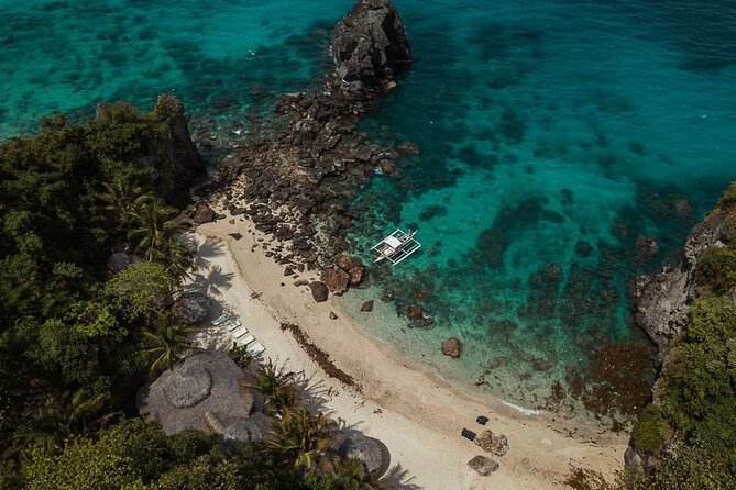 Full Day Apo Island Tour from Dumaguete - Lunch on the island: the break that makes the day work
