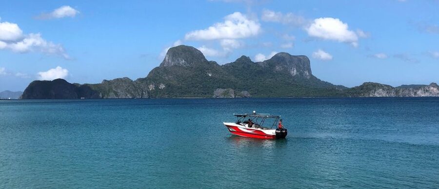 Half-Day Seasation Premium Speedboat Group Island Hopping - Cadlao Lagoon and Helicopter Island: A Different Kind of El Nido Drama