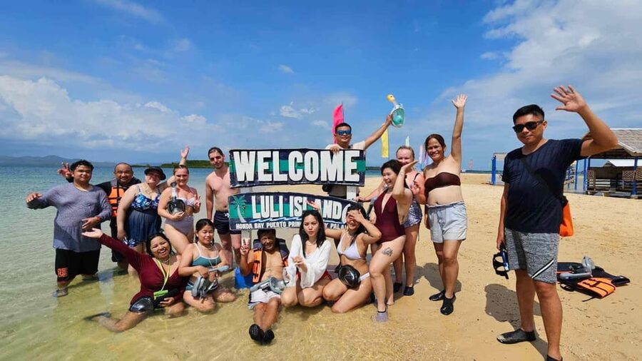 Honda Bay Island Hopping Tour - A Perfect Day in Paradise - Boat ride reality check, seasickness, and the day’s actual timing