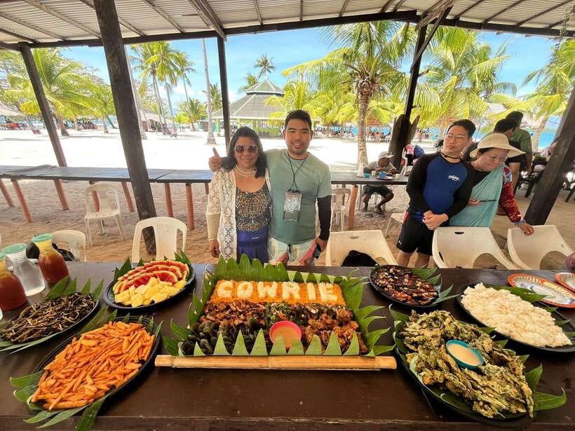 Honda Bay Island: Island Tour with Lunch & Transfer - The boat day feel: small group, English guide, and skip-the-line comfort