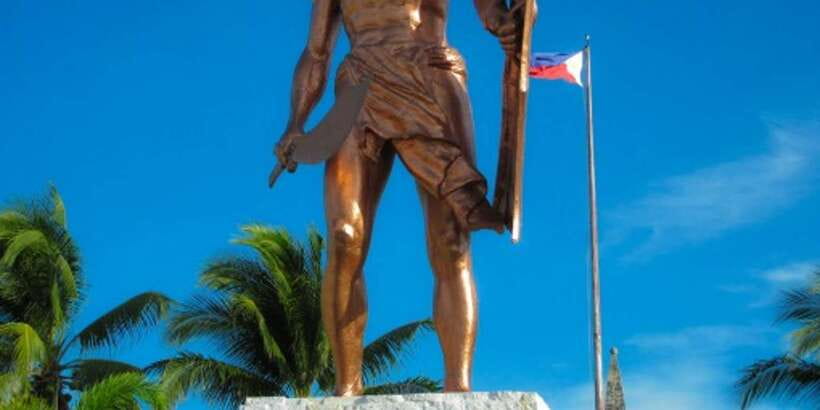 Mactan and Cebu Twin City Tour with Lunch - Entering Cebu City’s Story: Magellan’s Cross to the Holy Child Basilica
