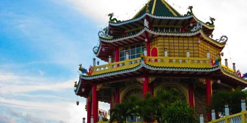 Mactan and Cebu Twin City Tour with Lunch - Fort San Pedro and Yap Ancestral House: Power, Place, and Personal Collections