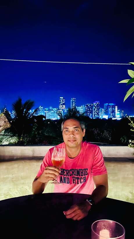 Makati Rooftop Barhopping with Local Guide - Meet Mari at City Garden Grand Hotel, then go straight up