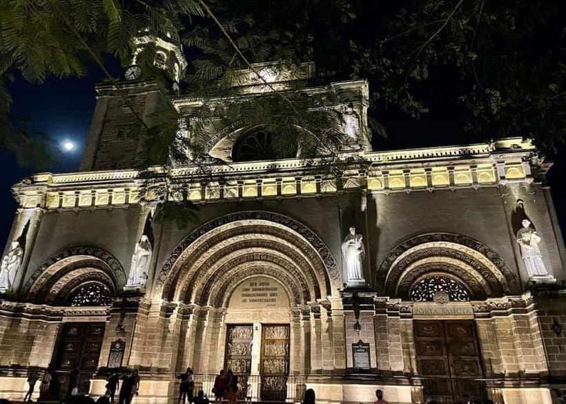 Manila: Enchanting Night Tour of Manila's Historic Landmarks - Fort Santiago after dark: the first big photo moment
