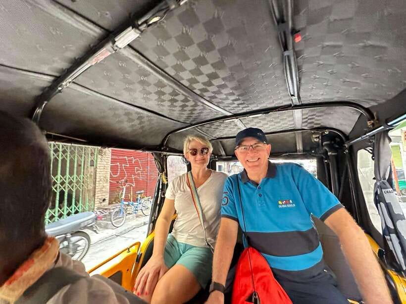 Manila: Guided Tuk Tuk Ride - A Chinese shopping stop for affordable goods and real shopping habits