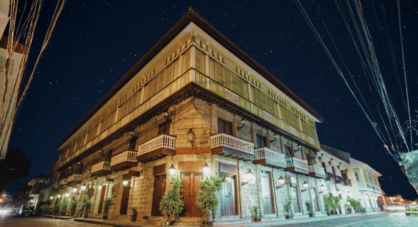 MANILA: HISTORICAL KALESA RIDE TOUR EXPERIENCE IN INTRAMUROS - Plaza Roma: the colonial statue stop that helps you read the streets