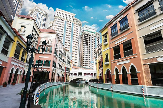 Manila Instagram Tour (Shared Tour) - Venice Grand Canal Mall: Your Instant Photo Win