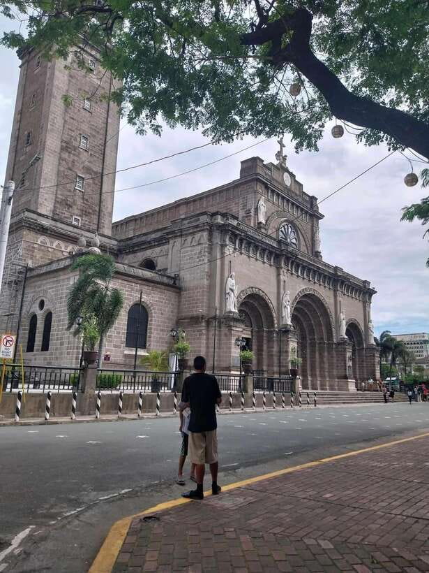 Manila: Intramuros and Chinatown Food Tour with Food Samples - Manila Cathedral and San Agustin Church: Big Architecture, Clear Walk Between