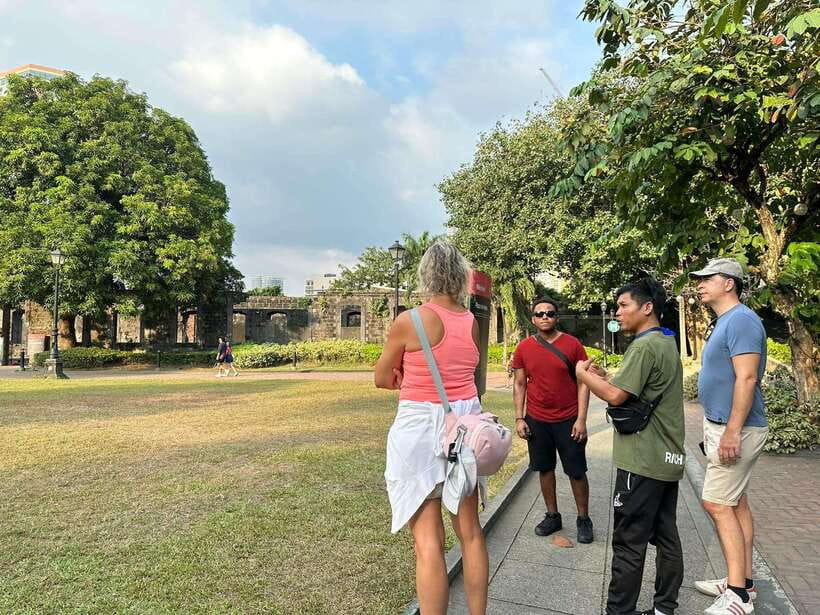 Manila: Intramuros, Chinatown, and Old Manila Half-Day Tour - Riding jeepneys, tricycles, and tuk-tuks: the best kind of time-saving