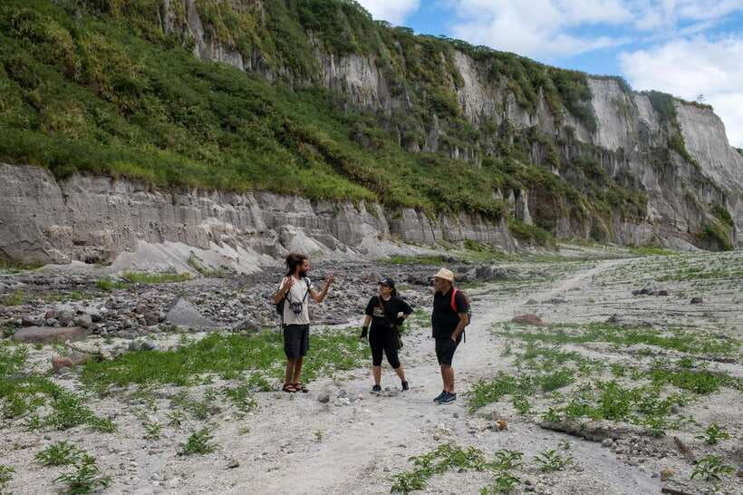Manila: Mount Pinatubo 4X4 & Hiking Trip - Price and value around $110: worth it or not, depending on your priorities