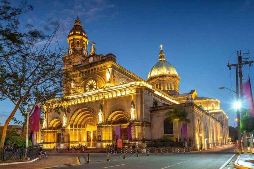 Manila Old & New City Private Tour - Roxas Boulevard and Rizal Park: The Nation’s Central Public Space