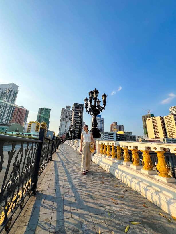 Manila One-on-One Walking Tour with Mobile Photography - Aroceros Forest Park: A Breather and a Photo Playground
