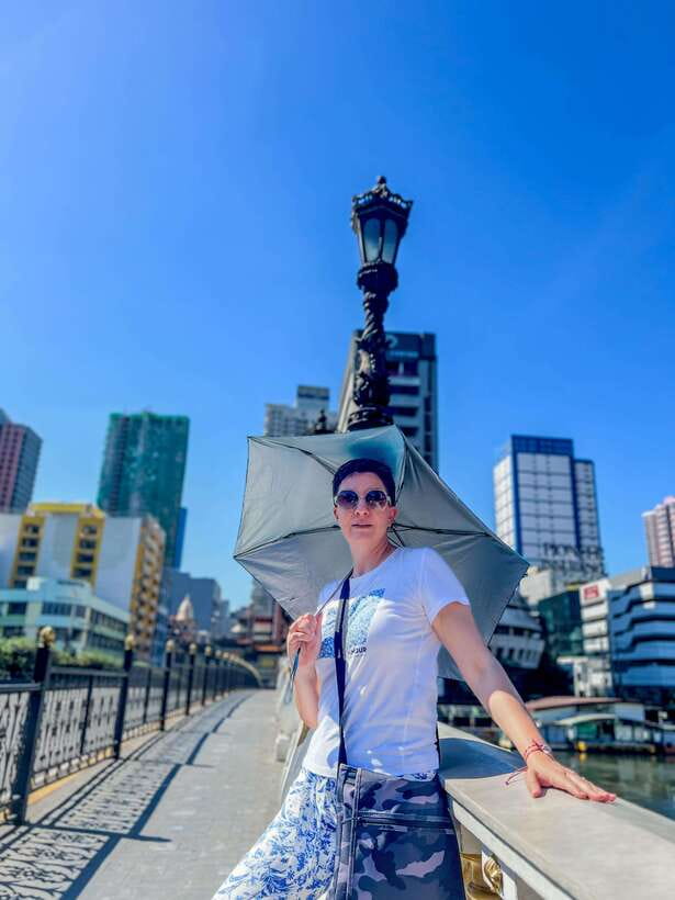 Manila One-on-One Walking Tour with Mobile Photography - Guide Style You Can Actually Feel: Edison and Bryl as Examples