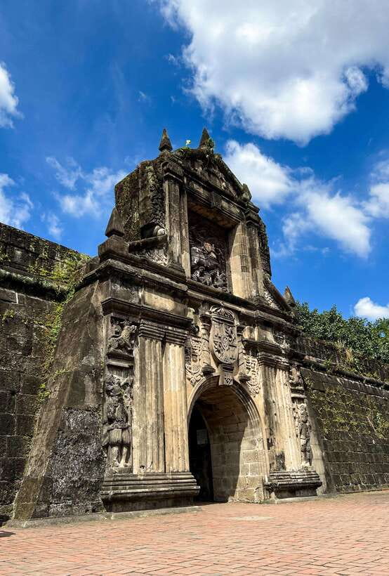 Manila One-on-One Walking Tour with Mobile Photography - Intramuros on Foot: Where Your Guide Makes the Difference