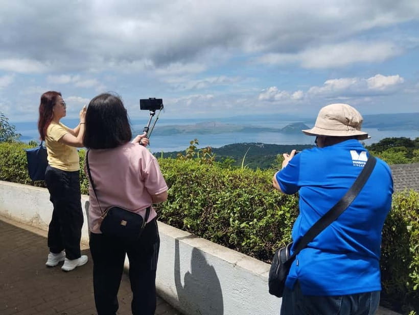 Manila: Private Tagaytay Highlands and Taal Volcano Tour - Tagaytay Highlands Viewpoints: Picnic Grove and Skypark