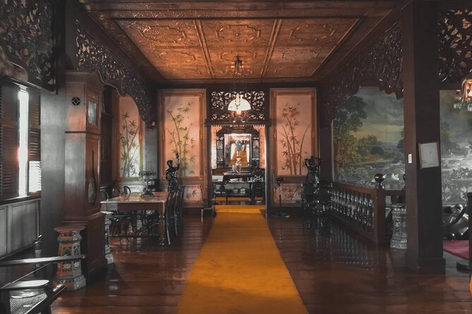 Manila's Walled City: Intramuros Walking Tour - Why Intramuros feels different from the rest of Manila