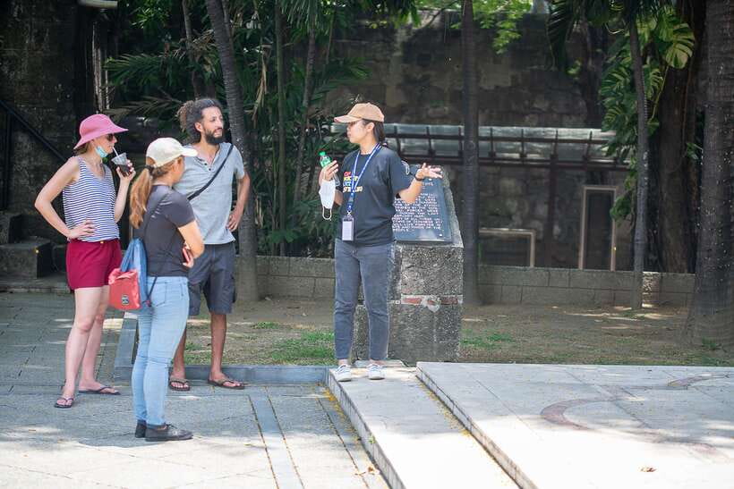 Manila: Sightseeing and Food Walking Tour with Tastings - Should you book this tour?