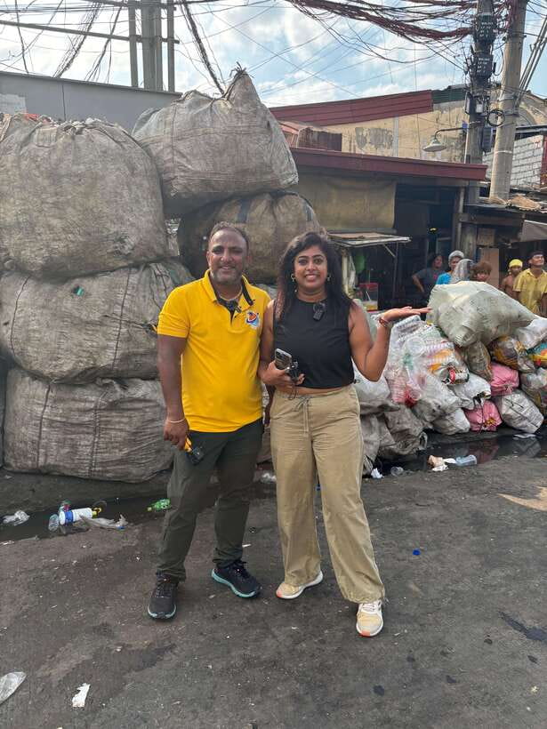 Manila slums: happy land, smokey mountain and ugbo food tour - Divisoria by jeepney: cheap finds and quick bargaining reality