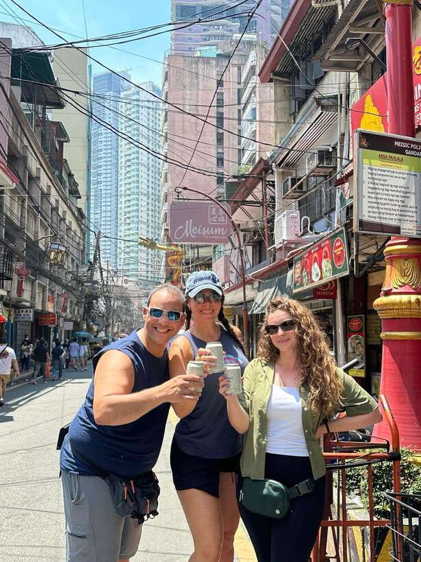 ⭐ Manila Street Food Tour in the Downtown, Eat and Drink⭐ - Guide Skills You Feel Immediately: Vendor Relationships and Real Comfort