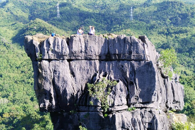 Nagpatong Rock Day hike + Tungtong Falls(with transfers**) 2023 - The Nagpatong Rock climb: expect a real physical scramble