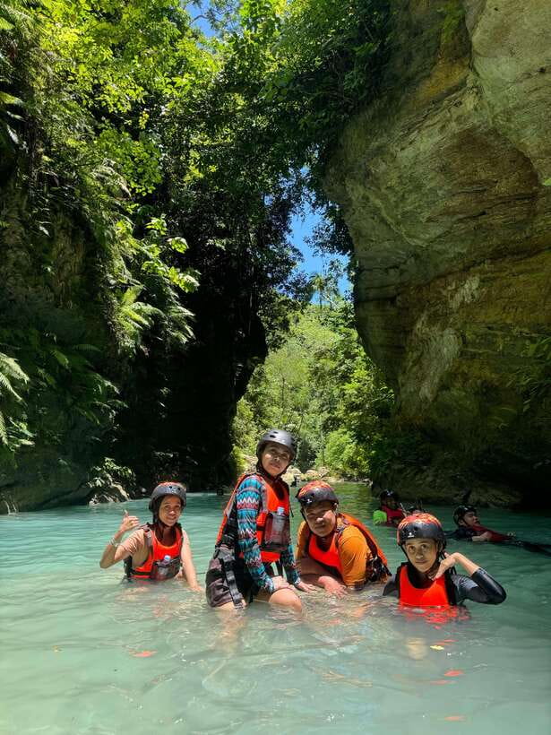 Oslob Whale Shark Swimming & Kawasan Falls Canyoneering - Early-Morning Pickup From Cebu or Mactan (And Why You’ll Feel It)