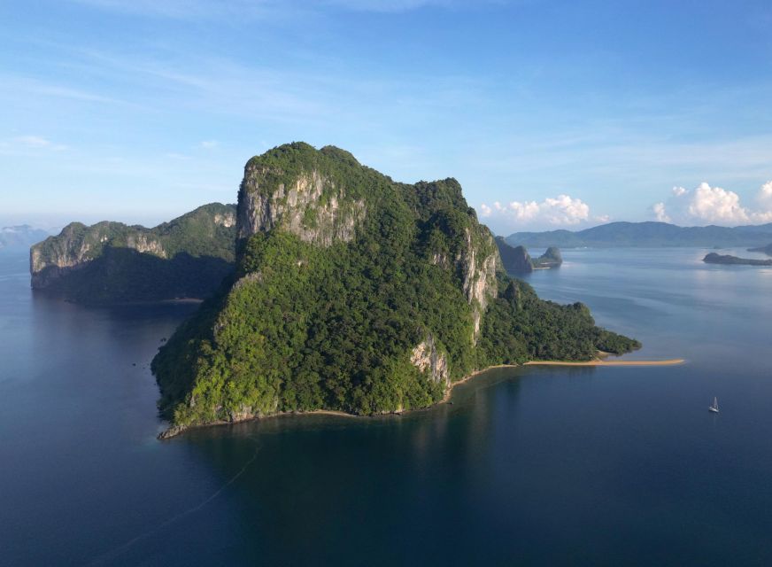 Palawan: Private Sailing Yacht Cruise in El Nido - Lagen Island: a little paradise with a wild-beach vibe