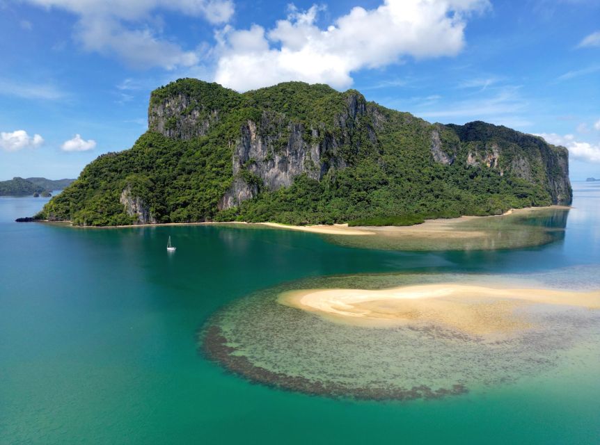 Palawan: Private Sailing Yacht Cruise in El Nido - Bacuit Bay sail back to El Nido, with sunset on the water