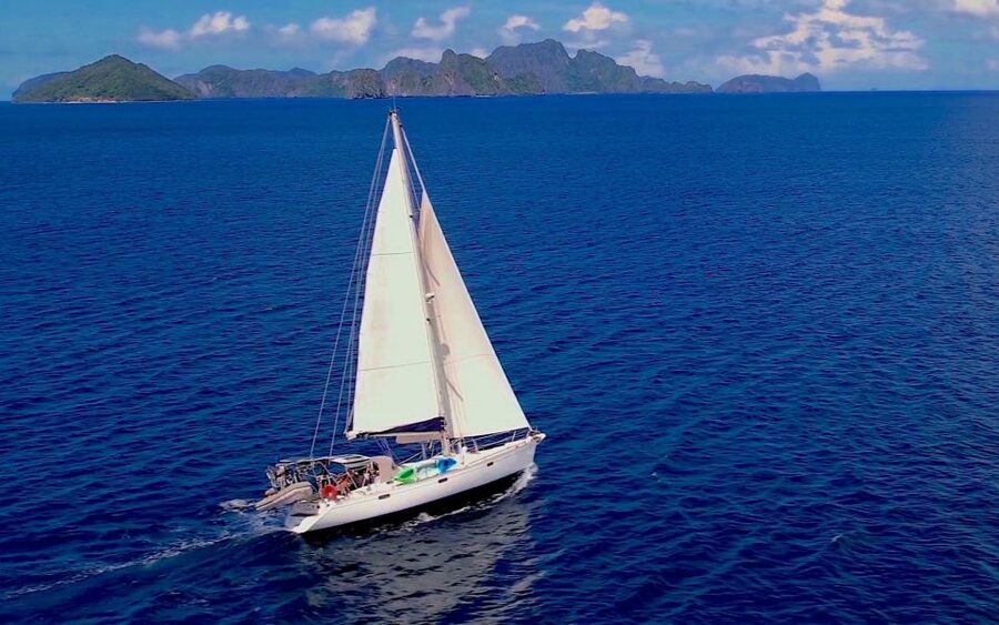 Palawan: Private Sailing Yacht Cruise in El Nido - Lunch on board with Sylvain, and why the meal matters here