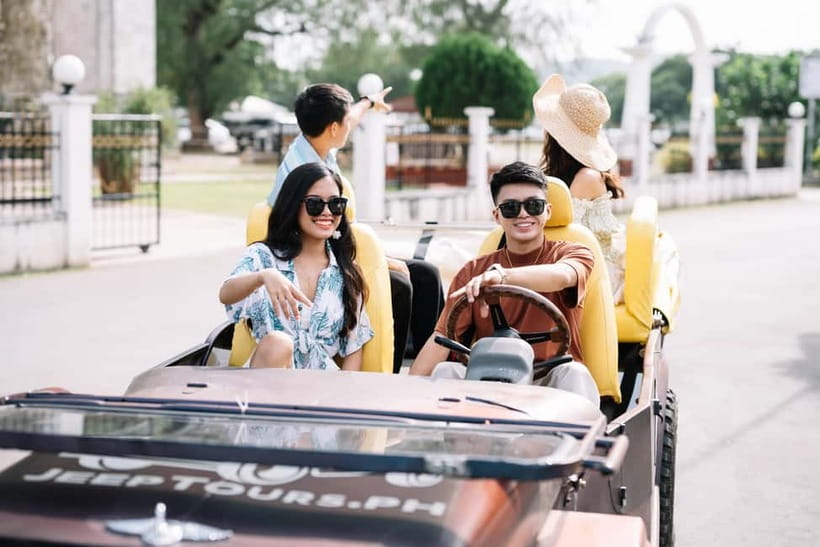 Panglao Island: IG-Jeep Tour - The colorful jeepney and the included photographer