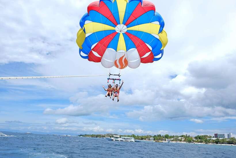 Panglao: Solo or Tandem Parasailing Experience near Alona - Parasailing over Alona Beach: what the 15 minutes really feels like