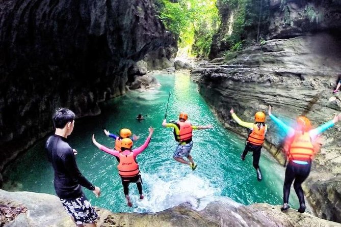 Pescador Island with Sardines & Turtle and Canyoneering in Kawasan Falls - The long Cebu road between Moalboal and Badian, and how to survive it