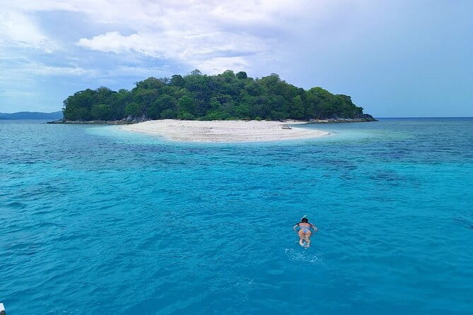 Private Palawan Expedition, El Nido to Coron 3 Days 2 Nights - Day 2 across Cobra and the smaller island chain