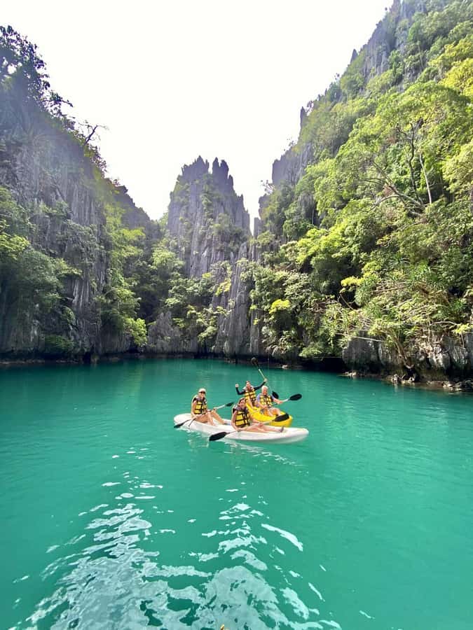 Private tour of the highlights of El Nido - Kayaking in the lagoons, plus snorkeling planning that avoids hassle