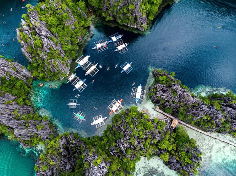 Private tour of the highlights of El Nido - The boat, crew, and small comforts that add up